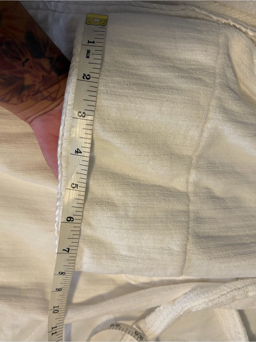 Women's White Robe - Picture 14 of 14